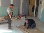 Een sparing maken voor een inbouwdoos